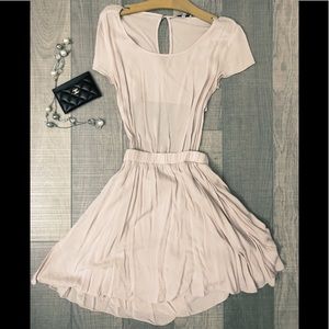 Talula dress in light pink / nude pink